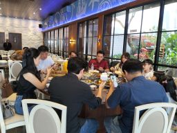 Kurnia Seafood Hadir di Surabaya