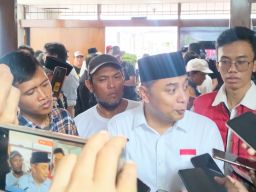 Eri Cahyadi Resmikan Posko Kemenangan Erji