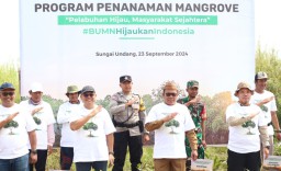 Sambut Hari Maritim Nasional, SPMT Grup Perkuat Ekosistem Pesisir Kalteng dengan 30.000 Bibit Mangrove