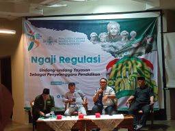 Songsong Hari Santri Nasioanal, LPBHNU Surabaya Ngaji Regulasi 