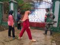 Cegah DBD di Musim Penghujan, Babinsa dan Petugas Puskesmas Panggungrejo Blitar Dampingi Fogging