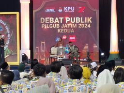 Risma: Kunci Kesuksesan Pembangunan di Jawa Timur Harus Melibatkan Masyarakat