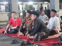 Gus Hans: Pilih Pemimpin Uring-uringan Tapi Tegas atau Murah Senyum Namun Kantornya Digeledah KPK