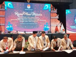 Khofifah-Emil Unggul di Pilgub Jatim 2024, Pleno Rekapitulasi Suara Berakhir Lancar
