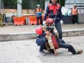 Pastikan Terminal Petikemas Sebagai Tempat Kerja Aman, Pelindo Melaksanakan Training Vertical Rescue
