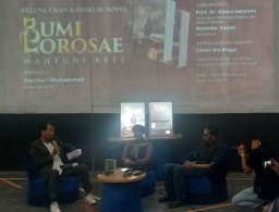 Road Show Dua Kota di Jatim, Wahyuni Refi Sukses Luncurkan Novel Bumi Lorosae 