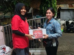 Bagikan 8 Ribu Bingkisan Lebaran, PDIP Surabaya: Jaga Kesolidan dan Gotong Royong