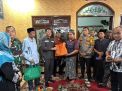 Bupati Sidoarjo Takziah ke Rumah Korban Longsor Mojokerto, Ajak Warga Waspada Bencana
