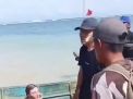 Dua Santri Diselamatkan WNA dari Ganasnya Ombak Pantai Balekambang.