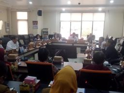 Tiang Listrik Ganggu Aktivitas Sekolah, DPRD Surabaya Minta PLN Segera Pindahkan