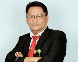 Cinta Buta dan Fanatisme Politik