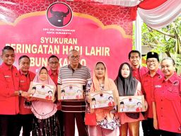 Peringati Hari Lahir Bung Karno, PDIP Surabaya Salurkan Ratusan Sembako ke Warga