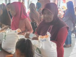 Penyaluran Beras Bulog, Kalau Bisa Dipersulit Kenapa Dipermudah