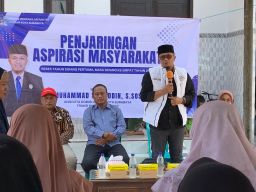 Warga Semampir Wadul ke Legislator Demokrat: Air PDAM Cuma Mengalir Tengah Malam