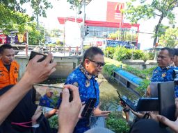 BPBD Surabaya Pastikan Semburan Air di Rungkut Tengah Aman, ITS Sebut Gejala Alam