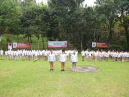 Solidkan Barisan Gerindra Surabaya Gelar Retret di Trawas