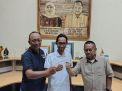 Silaturahmi ke PWI dan SMSI, Ketua KI Jatim Mantapkan Kolaborasi Keterbukaan Informasi
