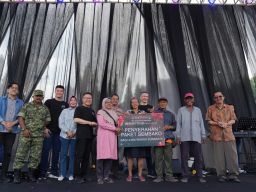 Batuan Serentak 100 Kota, GMS dan MSP Bagikan 4000 Paket Sembako di Surabaya