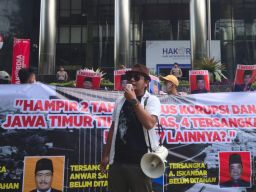 Geruduk Gedung KPK, Jaka Jatim: Kapan 17 Tersangka Dana Hibah Akan Ditahan?