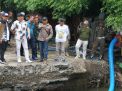 Bupati Sidoarjo Sidak Proyek Betonisasi dan Jembatan di Taman, Temukan Keterlambatan Pekerjaan