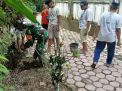 Cegah Longsor, Babinsa Garum Blitar Bersama Warga Tanam Pohon Keras di Lingkungan Magersari