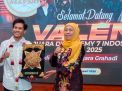 Gubernur Khofifah dan Wagub Emil Dardak Bersama Masyarakat Jawa Timur Sambut Meriah Valen Sang Juara D'Academy7