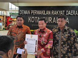 Laporkan Wawali Armuji ke DPRD Surabaya, MADAS Usung Lima Tuntutan