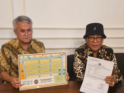 Warga Graha Family Surabaya Kembali Protes Izin Pendirian The Nook Cafe