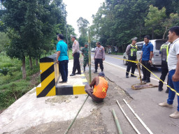 Belum Sepekan Jembatan Sentong Ditutup, TPT Jembatan Kauman Grujugan Ambrol Digerus Hujan
