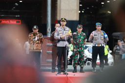 Polres Jakbar Gelar Apel Operasi Ketupat Jaya 2026 Bersama Forkopimko dan Elemen Masyarakat