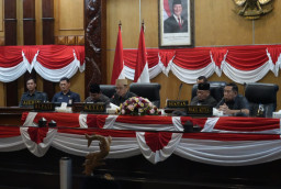 DPRD Sidoarjo Setujui Raperda UKS dan Poskestren, Perkuat Layanan Kesehatan Pelajar dan Santri