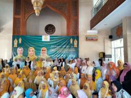 Hetifah Sjaifudian: Tali Asih Pengajian Al-Hidayah itu Wujud Kepedulian Sosial pada  Jamaah