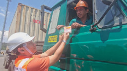 TPS Perkuat Komitmen Pelindo Bersih melalui Sosialisasi SMAP kepada Pengemudi Truk Eksternal