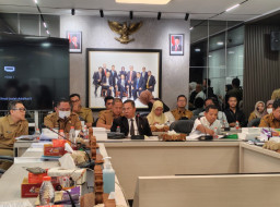 RDP Sengketa Rp104 M, Komisi B Dorong Kehadiran Bambang DH dan Risma