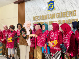 Hadiri Peluncuran Batik Gasing, Ajeng: Ikon Budaya Baru dan Penggerak Ekonomi Kreatif Surabaya