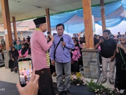 Program Bunga Desaku: Inisiatif Pelayanan Publik oleh Bupati Jember dan Dinamika Politiknya