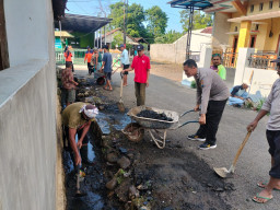 Polres Probolinggo Kota Gelorakan Gerakan Indonesia ASRI, Bersama Lintas Sektor Bersihkan Lingkungan