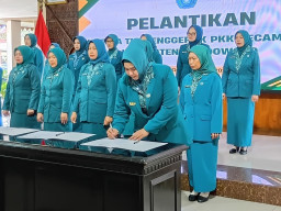Khodijatul Qodriyah Lantik 14 Ketua TP PKK Kecamatan, Dorong Penguatan Keluarga hingga Akar Rumput