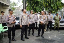 Kapolda Metro Jaya Tinjau Lokasi Kebakaran Aspol Kalideres, Berikan Dukungan kepada Anggota Terdampak