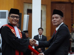 Resmi Jabat Ketua DPRD Surabaya, Syaifuddin Zuhri Bidik Tata Kelola Kota Lebih Berpihak ke Rakyat