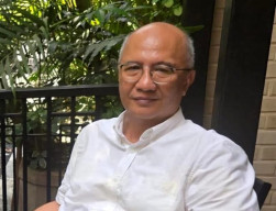 Semar Sang Pamomong: Ketika Tuhan Memilih Menjadi Rakyat Jelata