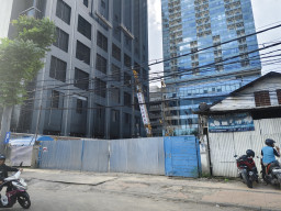 Camat Genteng Gelar Pra-Mediasi Terkait Proyek Gedung di Basuki Rahmat Besok