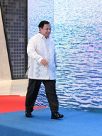 Kenakan Barong Bermotif Batik, Presiden Prabowo Hadiri Jamuan Makan Malam KTT Ke-48 ASEAN