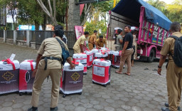 Difasilitasi Pemkab, Ratusan Koper Jemaah Haji Bondowoso Mulai Dikirim ke Surabaya