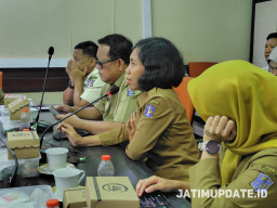 Penertiban Tak Cuma Asal Gusur, Komisi A Minta Nasib PKL Dipikirkan 