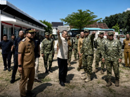 Menteri Koperasi Tinjau Kesiapan Koperasi Desa Merah Putih di Bojonegoro