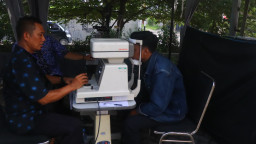 HJKS ke-733: Surabaya Eye Clinic Gandeng AWS Gelar Pemeriksaan Mata Gratis 