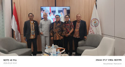 Ketum SMSI Firdaus dan JAM Intel Kejagung Reda Mathovani Bahas Sinergi Kejagung, ABPEDNAS dan SMSI.
