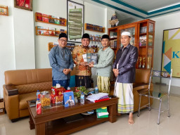 Wakil Ketua DPRD Pamekasan Kagumi Produktivitas Kiai dan Santri IBS PKMKK 