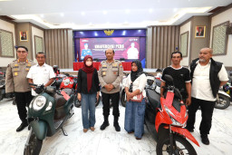 Kepolisian Daerah Jawa Timur  Kembalikan Motor Korban Curanmor dan Begal Tanpa Biaya